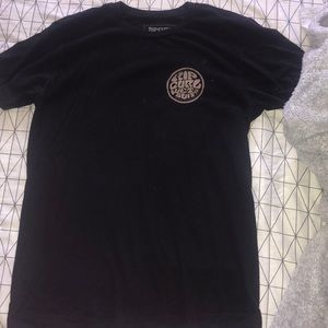 black t shirt